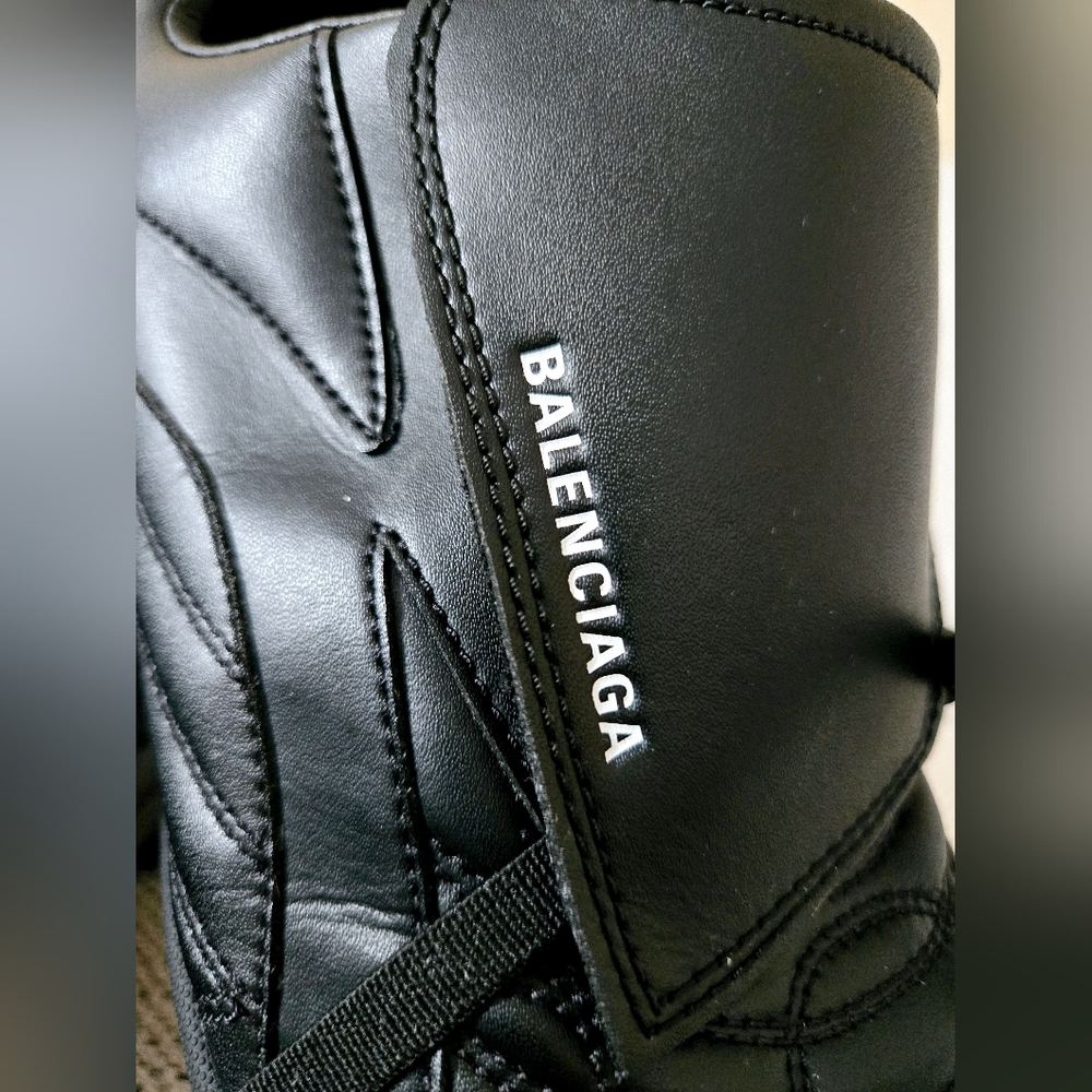 BALENCIAGA Men's Black Soccer Sneaker Size:42/9
